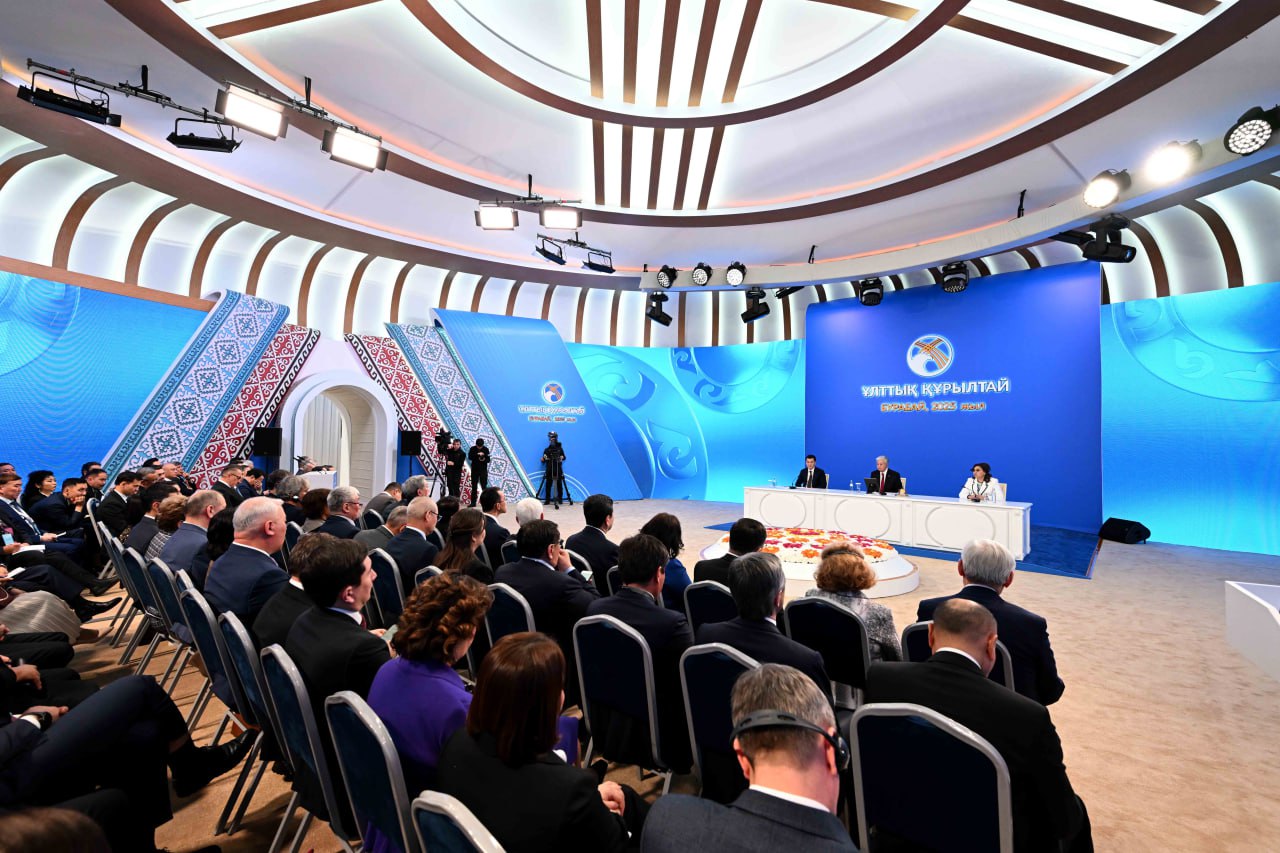 Memleket basshysy «Abaı ınstıtýtyn» shetelderde ashýdy usyndy