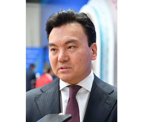 Memlekettik til ǵylym tiline aınalýy kerek