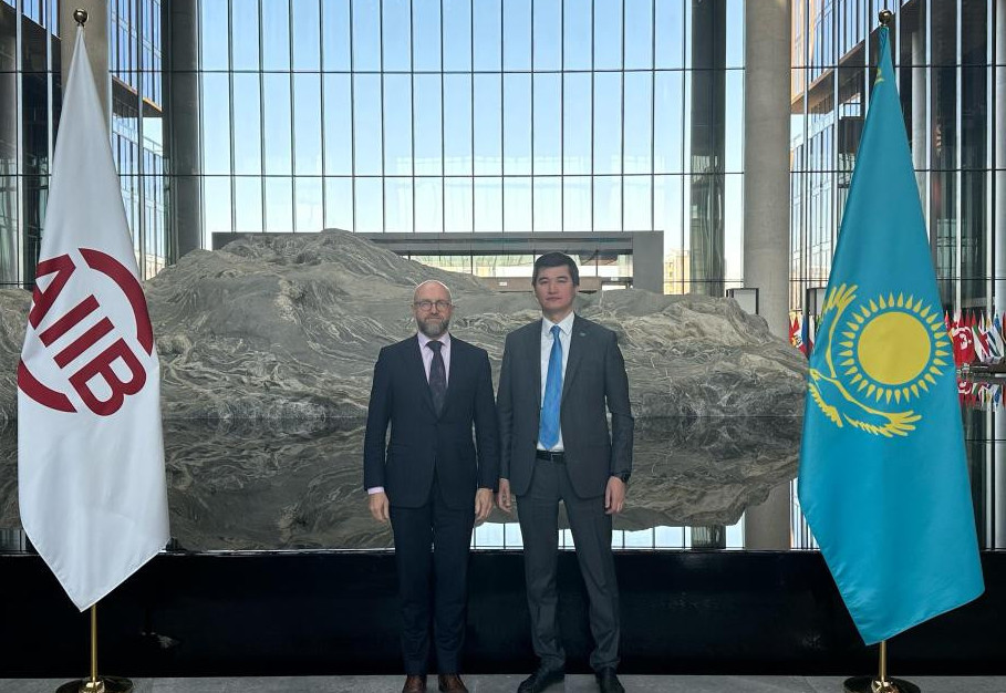 Qazaqstan-Qytaı baılanysy nyǵaıyp keledi