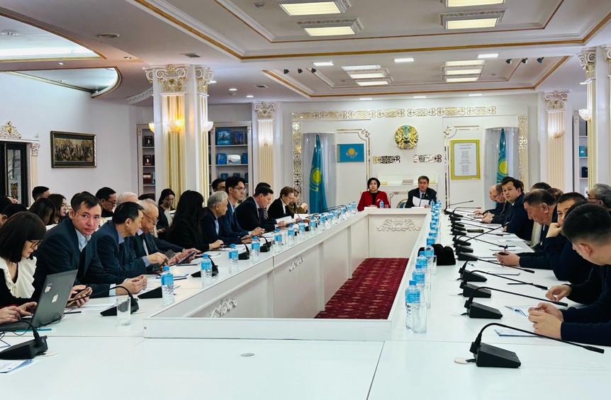 Daraboz tarıhshy dáripteldi