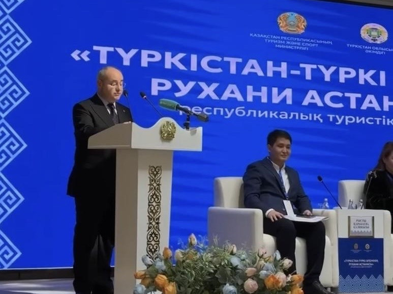 Túrkistanda týrıstik forým ótti