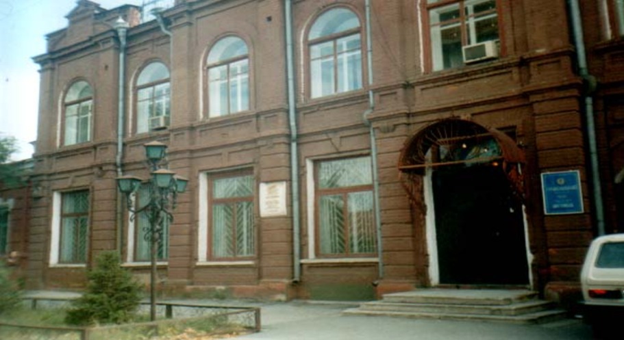 Abaı kitaphanasyna mártebe qashan beriledi?