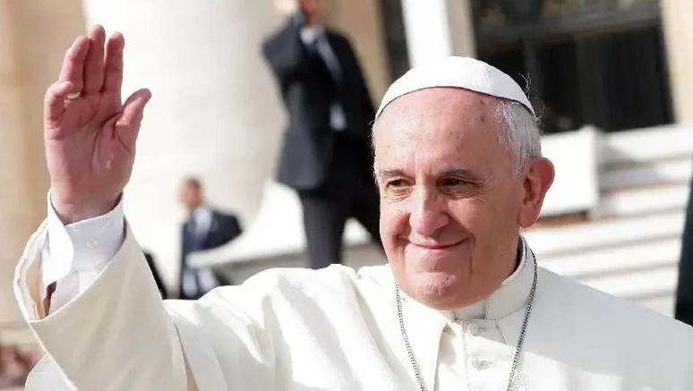 Rım papasynyń jaǵdaıy jaqsaryp qaldy