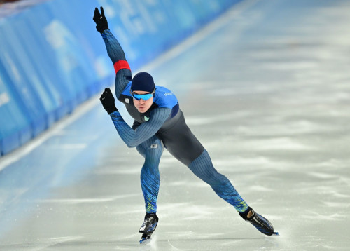 Evgenıı Koshkın konkımen júgirýden jeńiske jetti