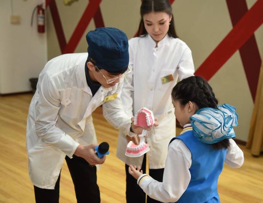 Bıyl mektepterde taǵy 195 stamatologııalyq kabınet ashylady