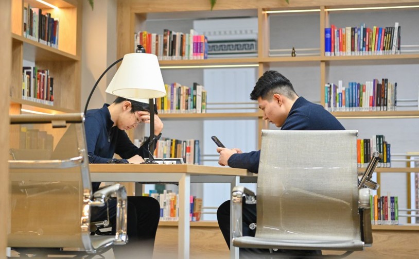 Qazaq tilindegi oqýlyqtar tapshy