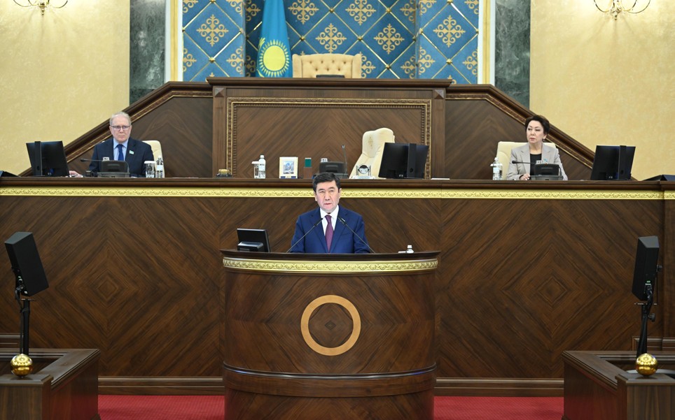 Prezıdent reformalary: syn-qaterlerdi eńserý kezeńi