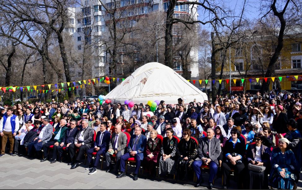 Abaı ýnıversıtetinde Naýryz merekesi toılandy