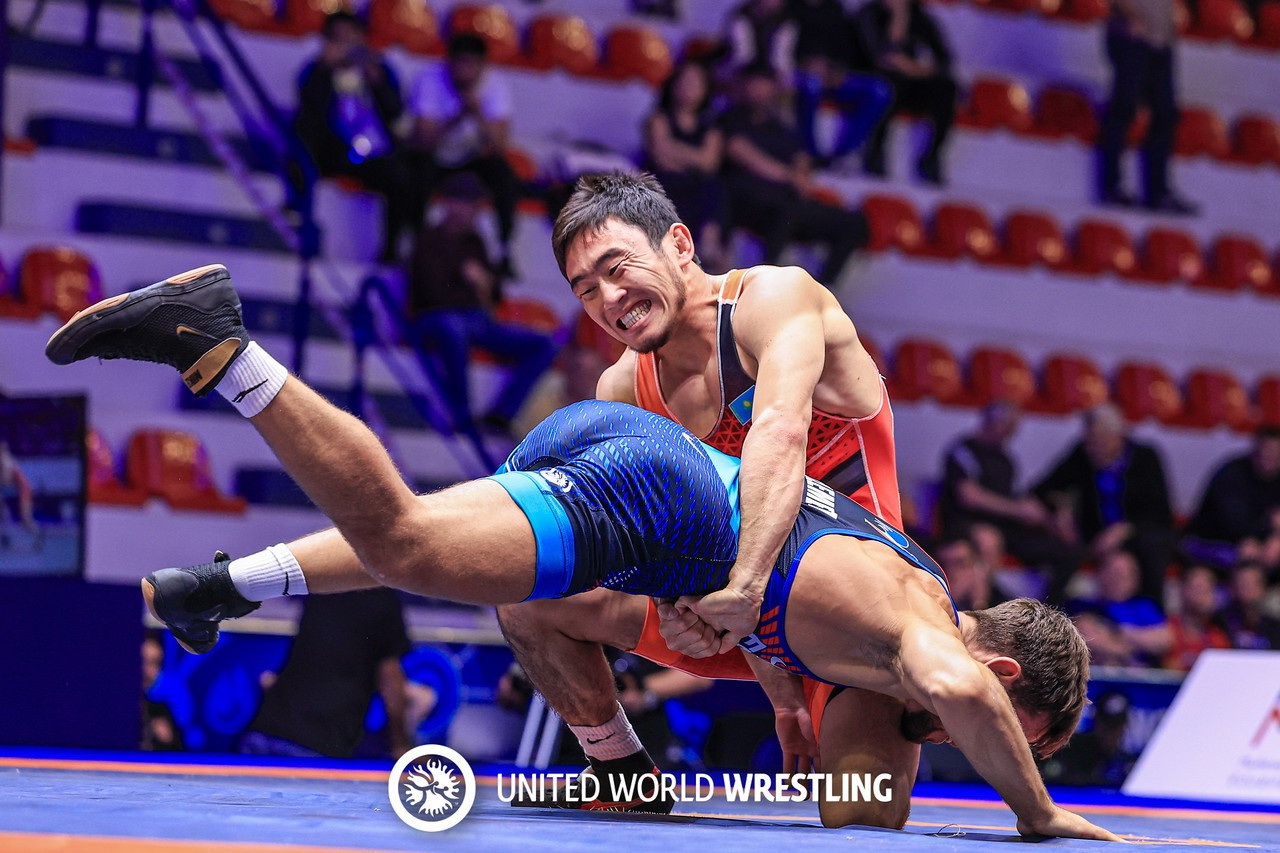 Azııanyń  myqtylary beldesedi