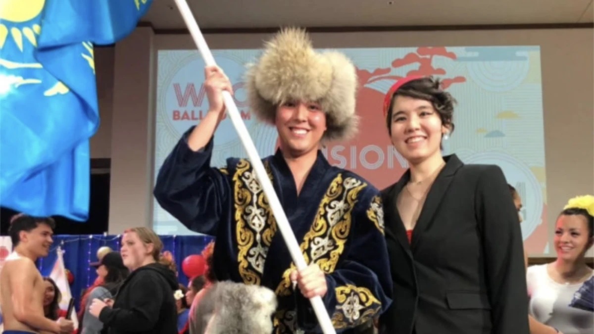 AQSh asyp ketken taǵy bir qazaq balasy ata-anasyn izdep keldi