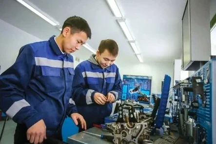 Oqýshylar jumysshy mamandyqtardy meńgeredi