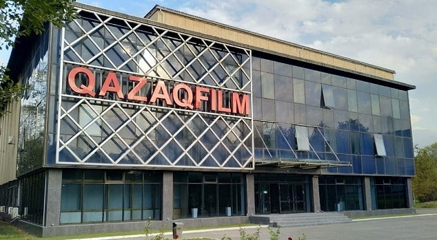 «Qazaqfılm» óndiristik nysandarynyń memleket menshiginde qalatynyn resmı málimdedi