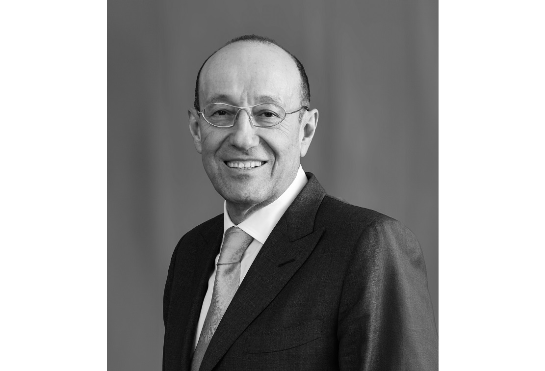 Bútin bir dáýir edi...