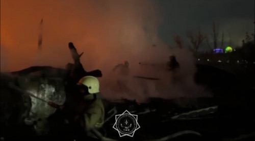 Almatyda ǵımarat otqa orandy