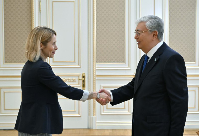 Qasym-Jomart Toqaev Kaıa Kallaspen kezdesti