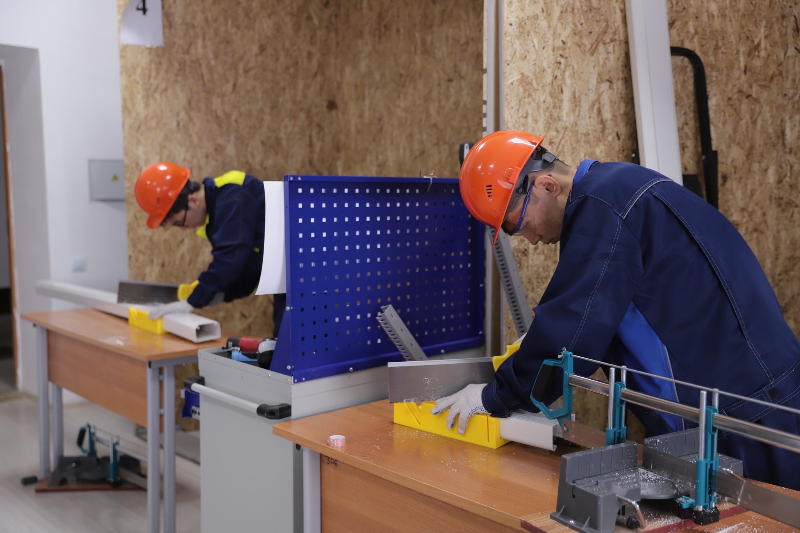 Jumysshy kadrǵa suranys kúsheıdi