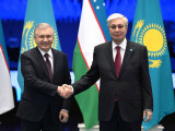 Q.Toqaev pen Sh.Mırzııoev Almatyda beıresmı kezdesý ótkizdi