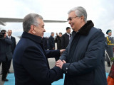 О́zbekstan Prezıdenti Shavkat Mırzııoev Qazaqstanǵa  keldi