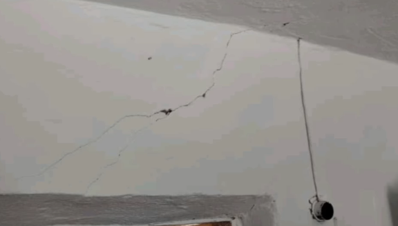 Tabıǵı apattan 48 úıge zaqym keldi