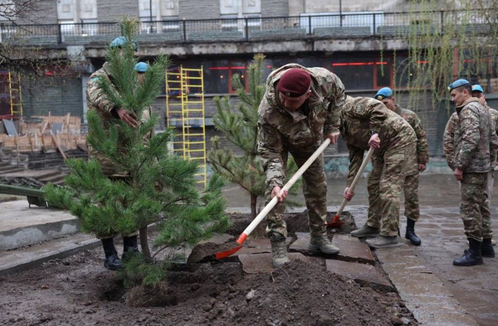 Jeńistiń 80 jyldyǵyna arnap aǵash otyrǵyzyldy