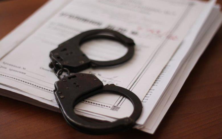 Ekibastuzda mektep stadıonynan er adamnyń múrdesi tabyldy