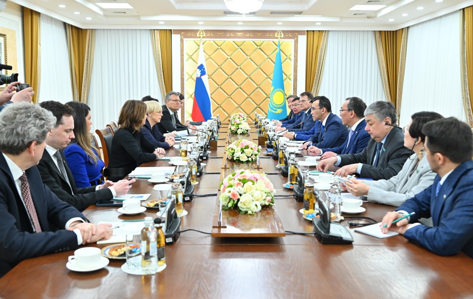 Senat tóraǵasy Slovenııa Prezıdentimen kezdesti