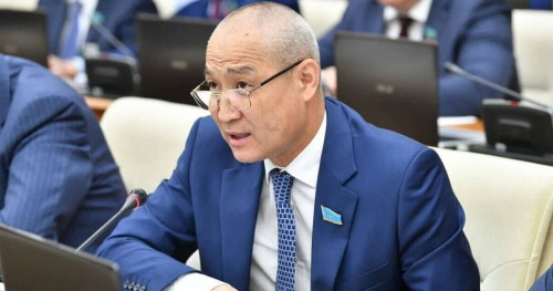 Ishki saıasatqa syrtqy kúshterdi  aralastyrmaý kerek - depýtat