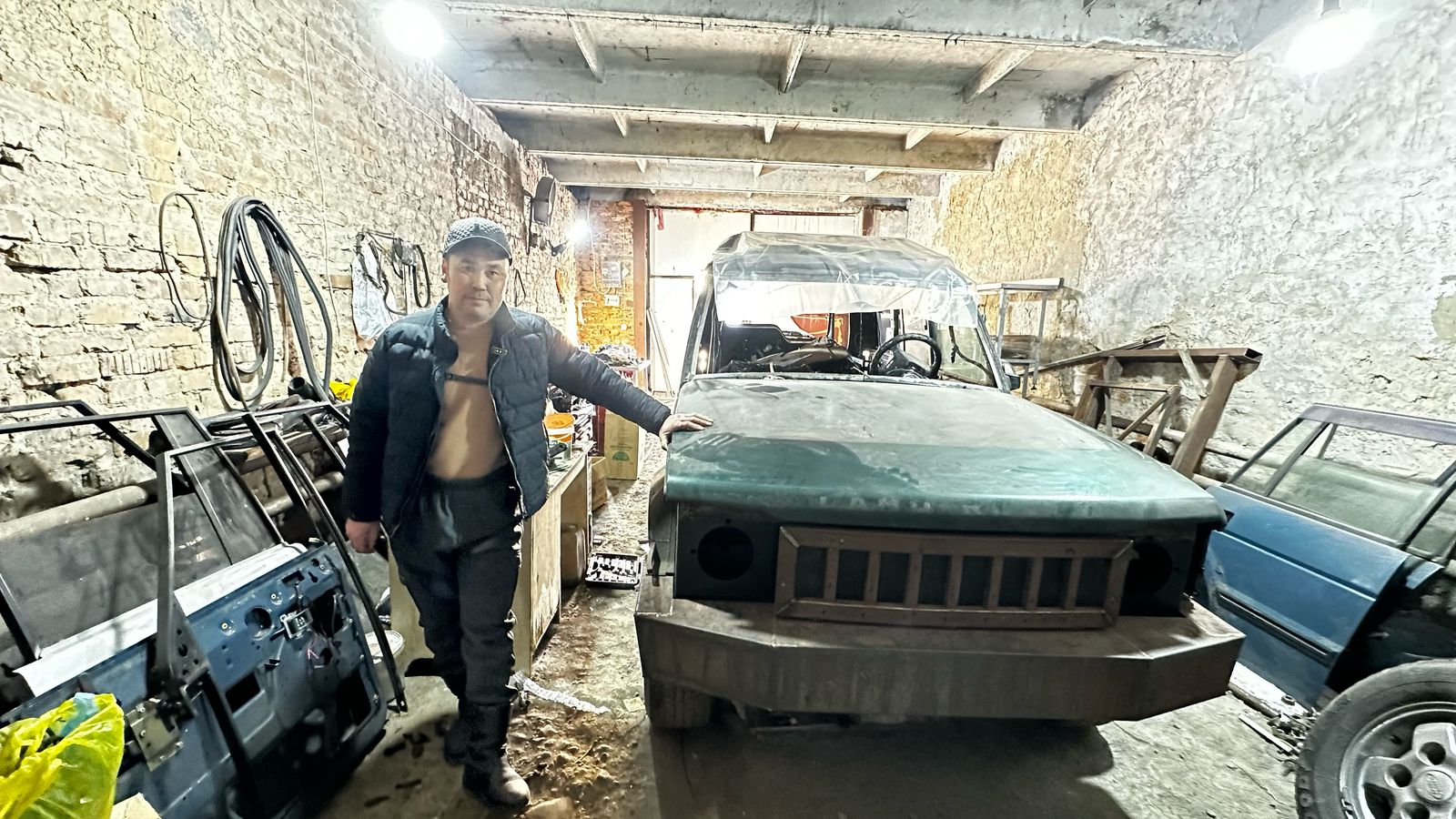 Qoldan kólik qurastyrǵan