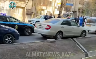 Almatyda jeti jasar taǵy bir búldirshindi kólik qaǵyp ketip, mert qyldy