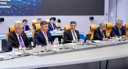 Úkimette sıfrlyq teńge týraly keńes ótti