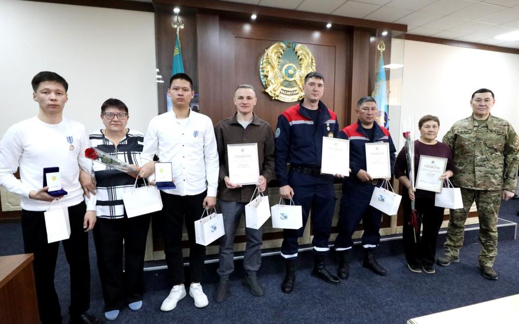 Adamdardy ólimnen qutqarǵan birneshe azamat marapattaldy