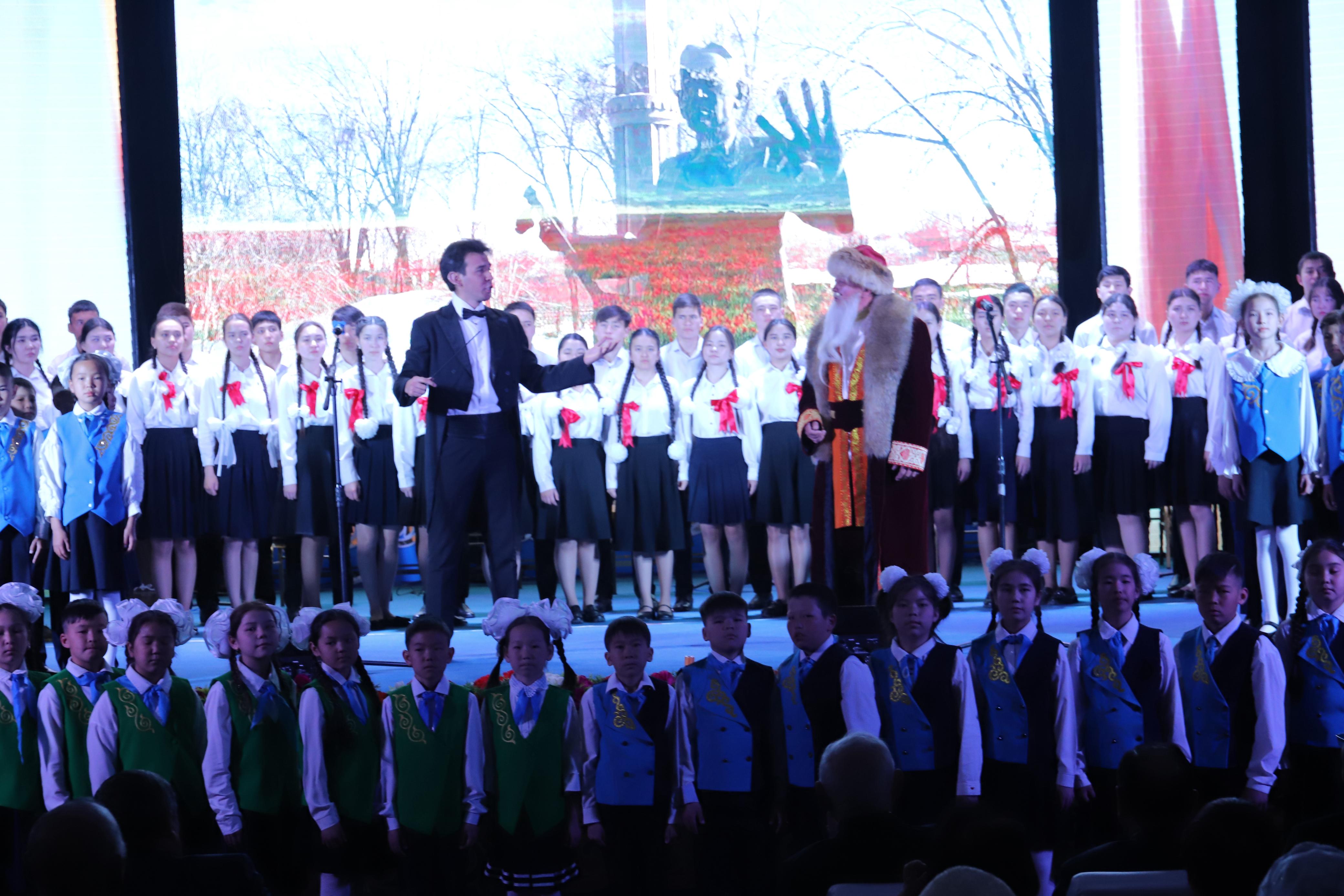 Sáýirdiń sylqym áni, dáýirdiń birtýary