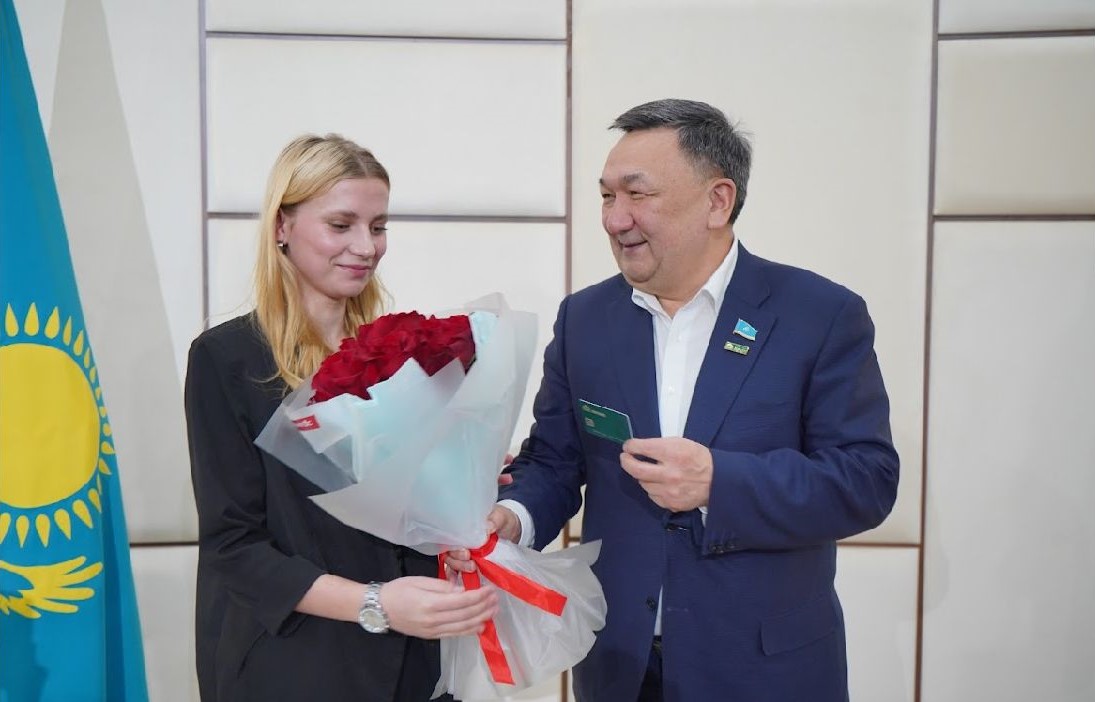 Albına DEVIVYE: Qazaqtildi medıa salasyna úles qosqym keledi