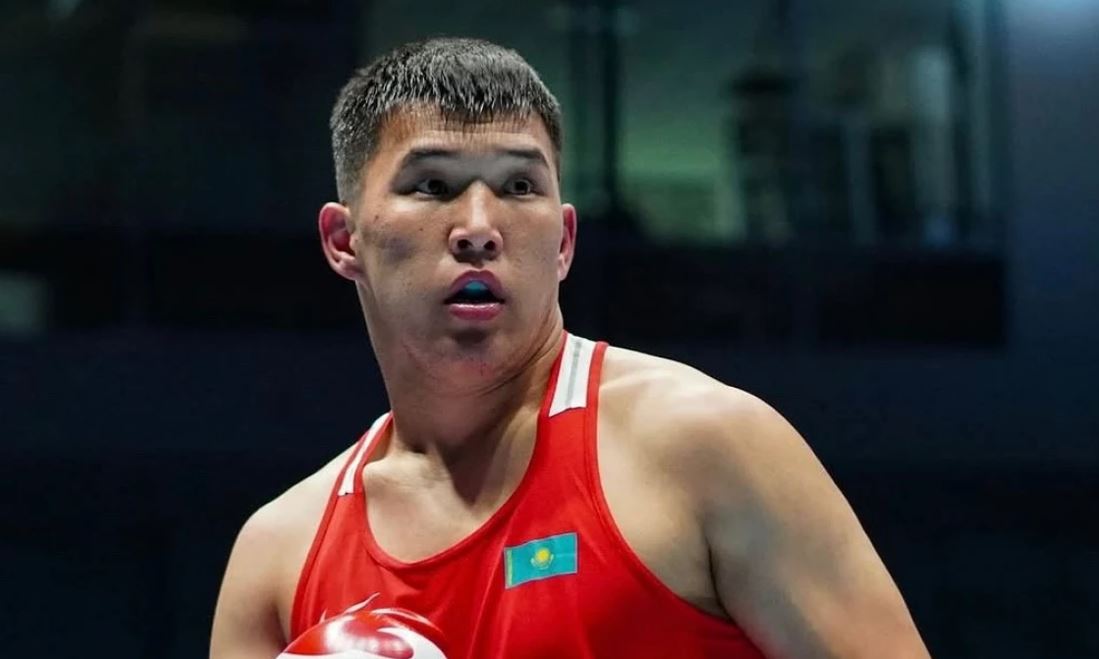 Qazaq boksshysy qola júlde enshiledi