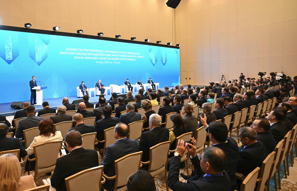 Máslıhattardyń róli nyǵaıyp keledi