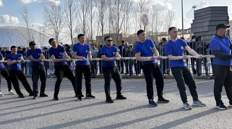 Oralda arqan tartystan rekord ornatyldy