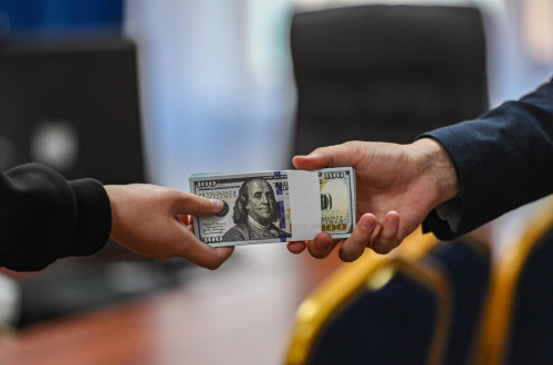 Ekibastuz qalasynda TJ basshysy kásipkerden para alǵan