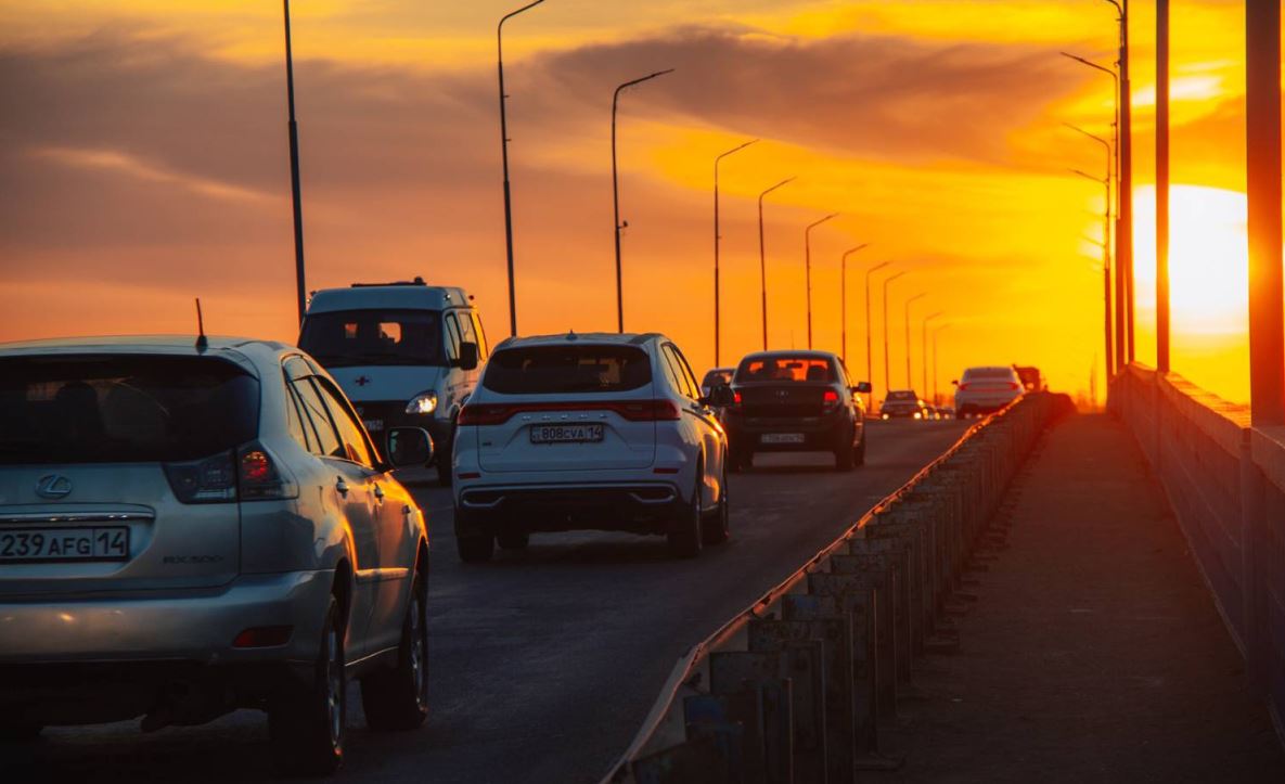 Pavlodarda Ertis arqyly ótetin úlken kópir ýaqytsha jabyldy