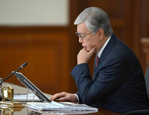 Prezıdent álemdik naryqtaǵy ózgeristerge oraı jıyn ótkizdi