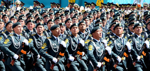 Áskerı sherý barlyq telearna men LED ekrandardan tikeleı kórsetiledi