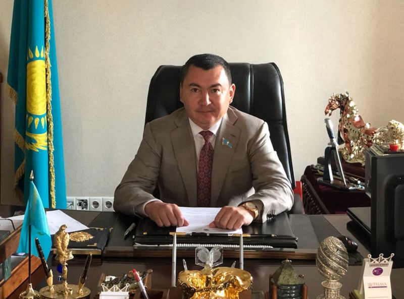 Jaqsy isi jalǵasady