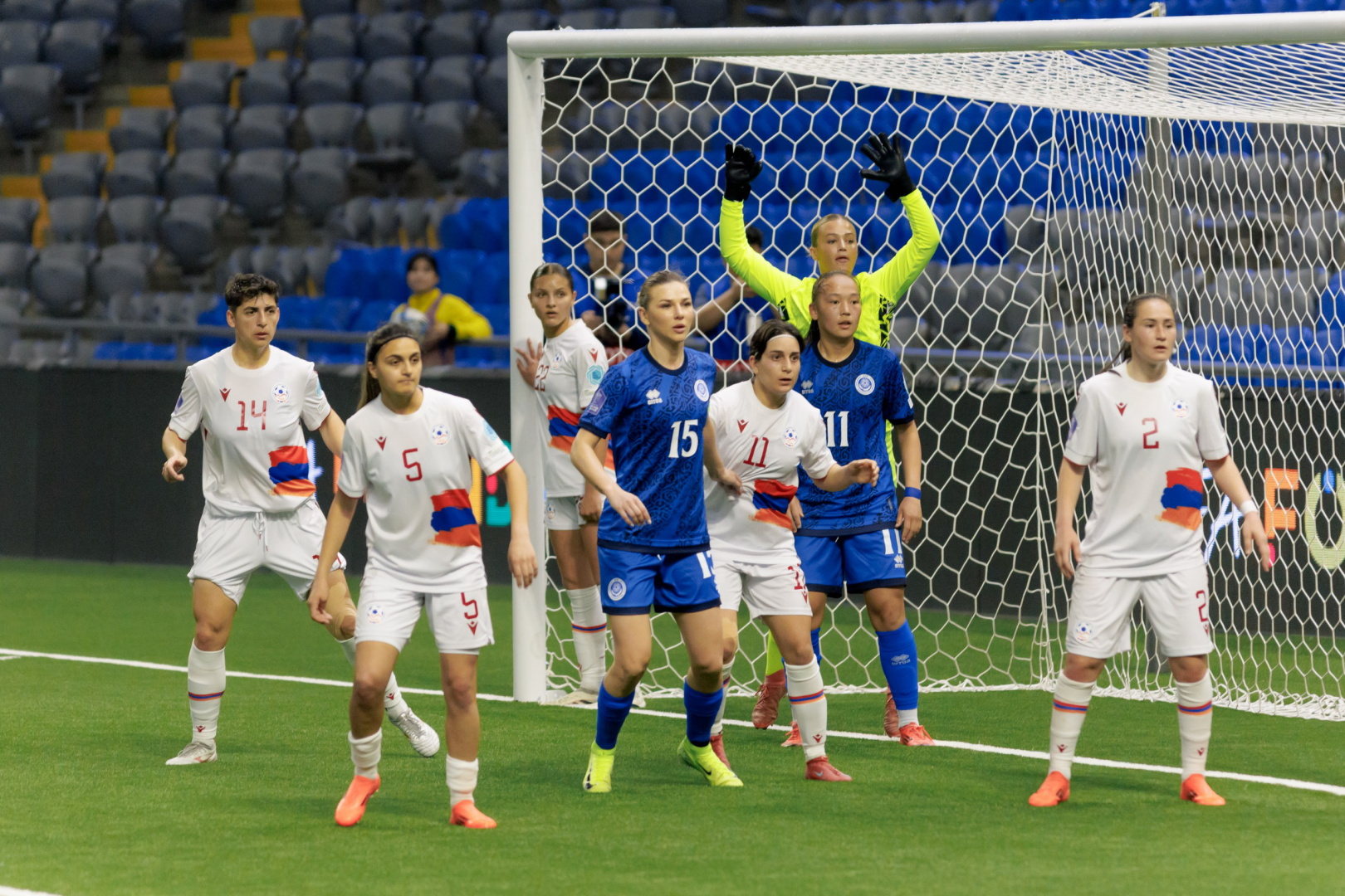 Qazaqstannyń áıelder quramasy fýtboldan Armenııany utty