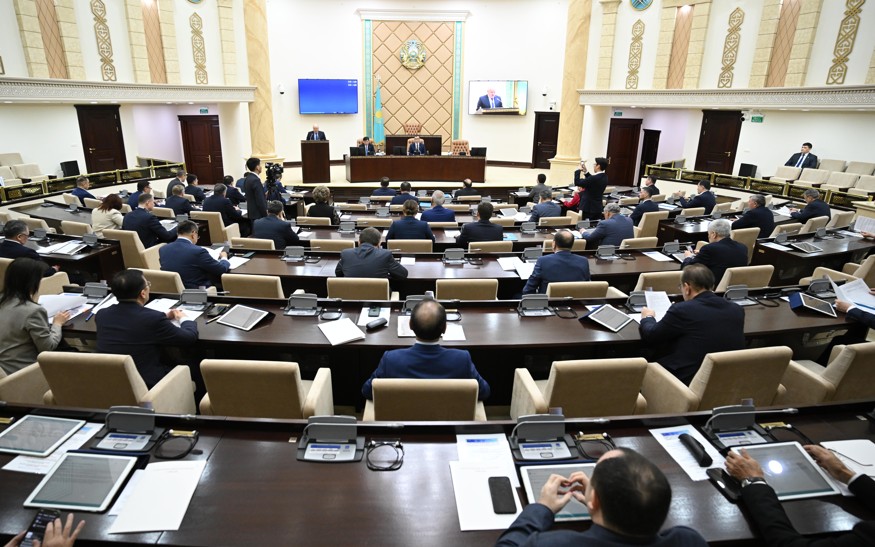 Densaýlyq salasyn retteıtin zań maquldandy