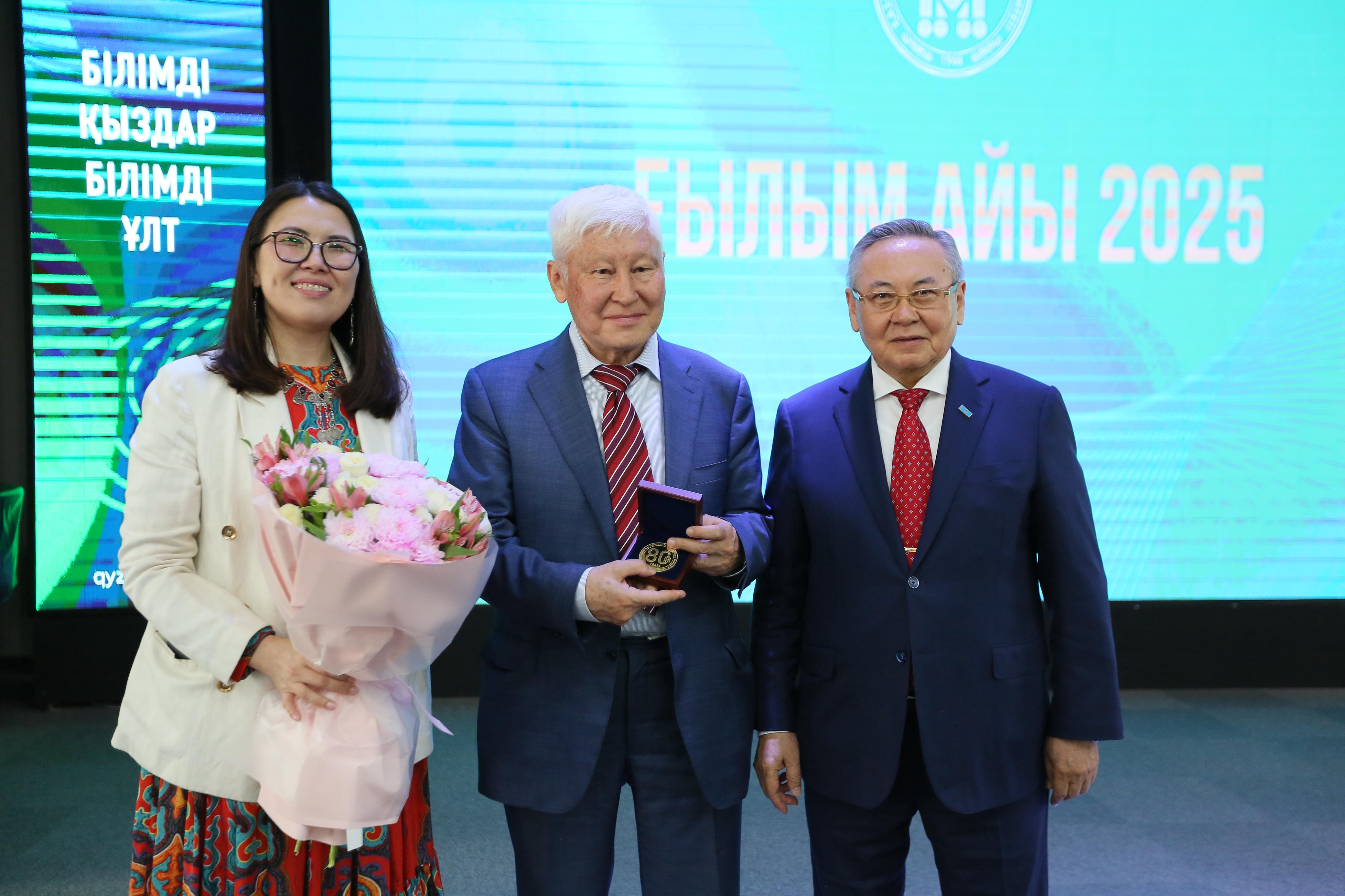 Ǵylym – ult damýynyń tiregi