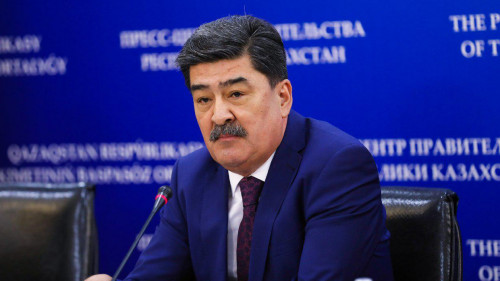 Mınıstr Nysanbaev halyq pen jýrnalısterge ótinish bildirdi