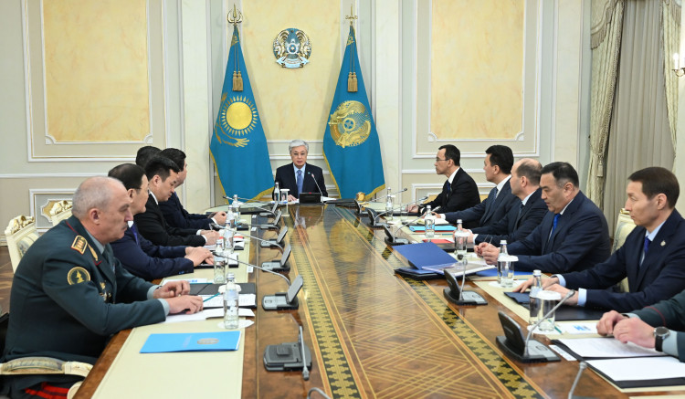 Prezıdent ekonomıka máselelerine qatysty jumys otyrysyn ótkizdi