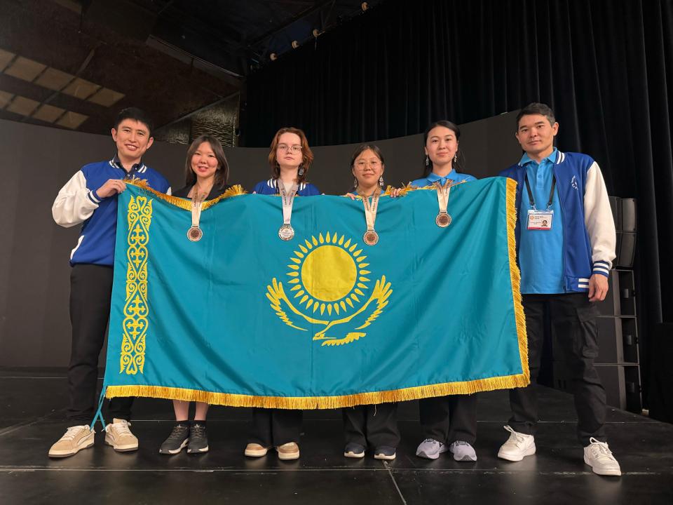 Oqýshylar Eýropalyq bilim báıgesinde joǵary nátıje kórsetti