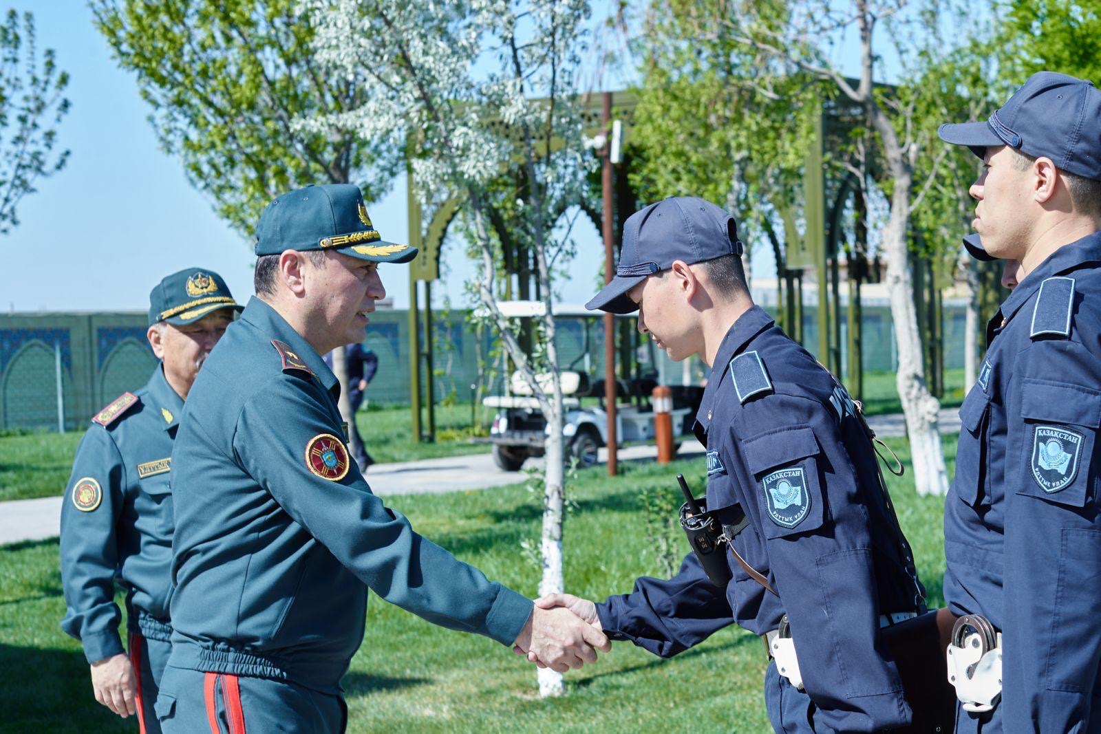 Ulttyq ulannyń Bas qolbasshysy «Ońtústik» óńirlik  áskerı bólimin tekserdi