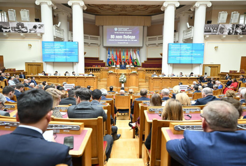 Máýlen Áshimbaev TMD Parlamentaralyq Assambleıasynyń otyrysyna qatysty