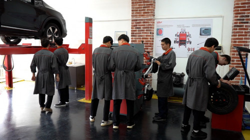 Qostanaı oblysynda jumysshy mamandarǵa arnalǵan baıqaý bastaldy